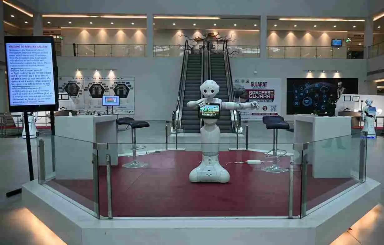 Robotics Gallery System